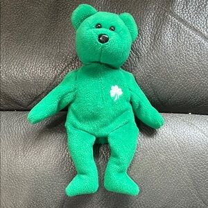 Green bear with shamrock beanie baby
